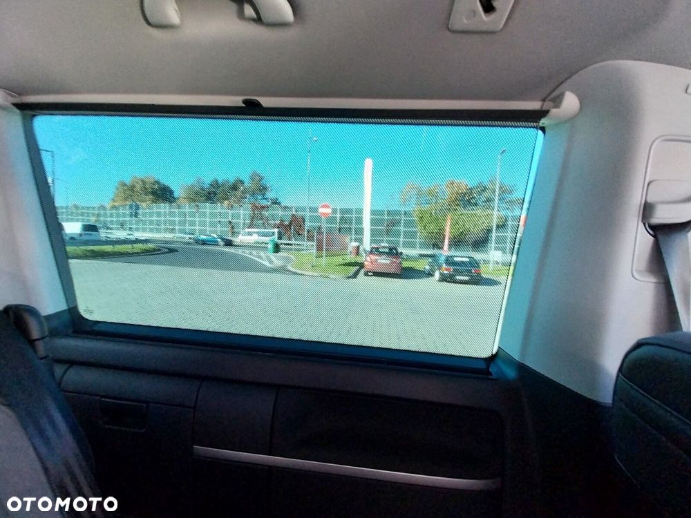 Volkswagen Multivan - 13