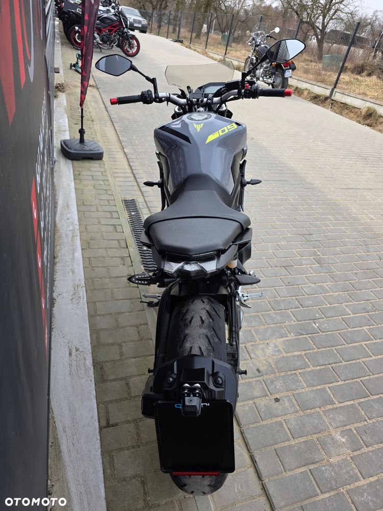 Yamaha MT - 17