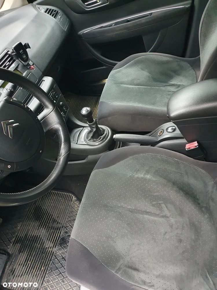 Citroën C4 2.0 16V Exclusive - 5