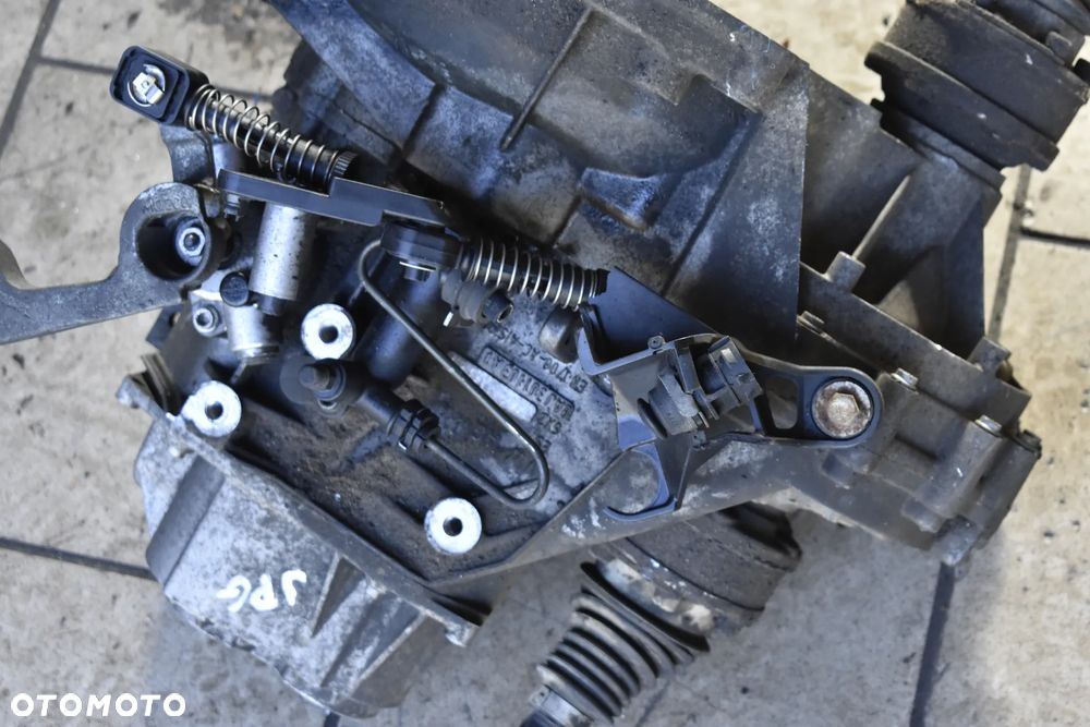 SKRZYNIA BIEGÓW JPG MANUALNA 6-BIEGOWA VW GOLF V 1.4 TSI 122KM - 2