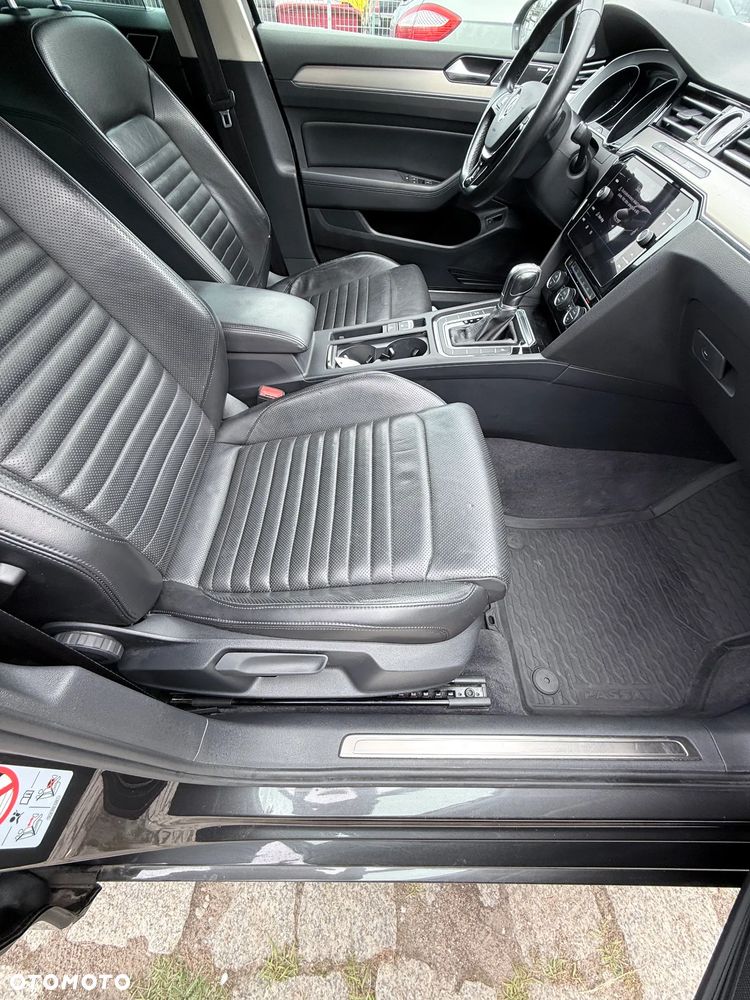 2018 Volkswagen Passat, photograph 3