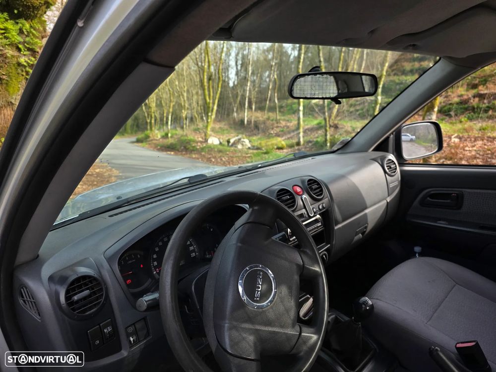 Isuzu D-Max 2.5 DTi CL 4WD L4 CM - 22