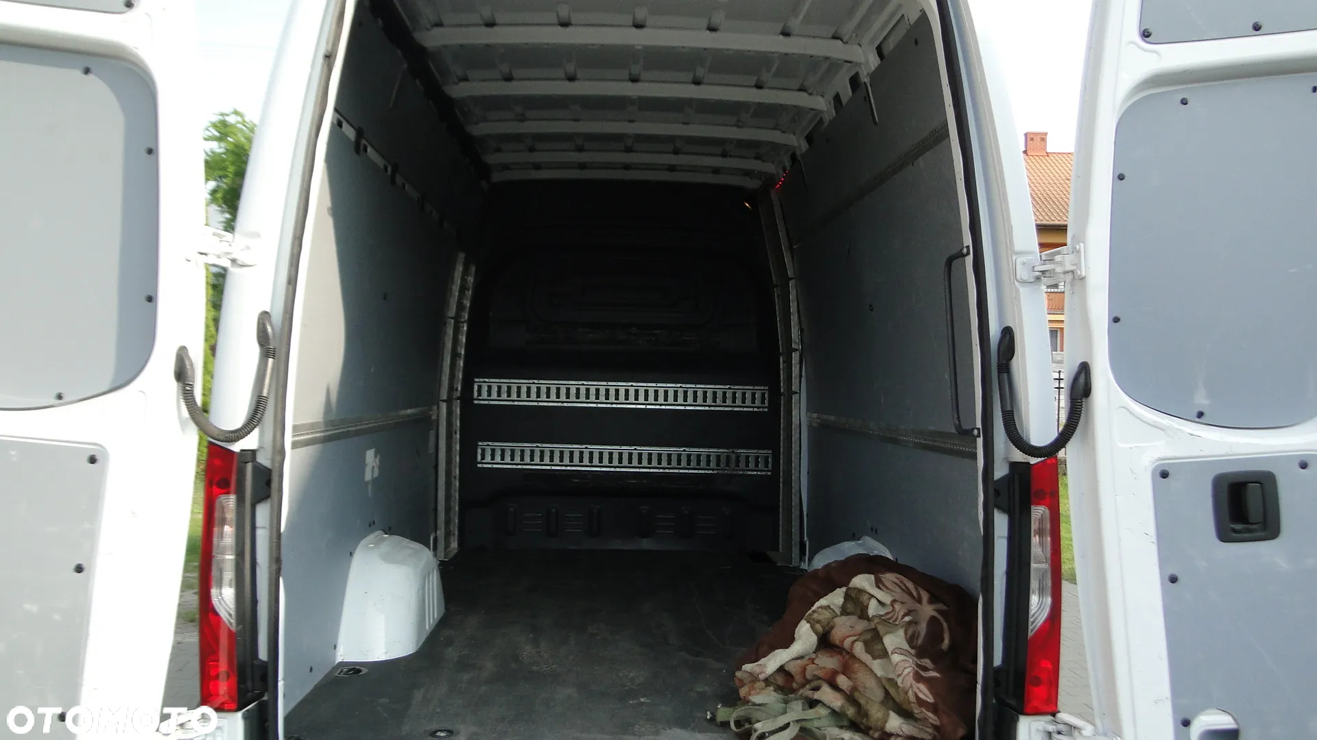 Mercedes-Benz SPRINTER - 11