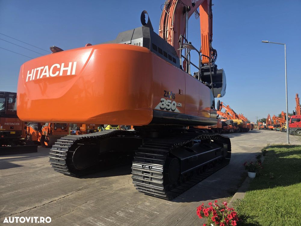 Hitachi ZX350LCN-6, 8.687h, CUPLA RAPIDA, cupa 2,2mc dinti NOI, latime 2,99m, ad sapare 7m, lant 90% bun doar 595h deplasare, consum mediu 17l/h, inst picon, inst rotire pe brate, GRESARE AUTOMATA, camera spate, ridica 25t, PROMOTIE 97.900 EUR+Tva - 1