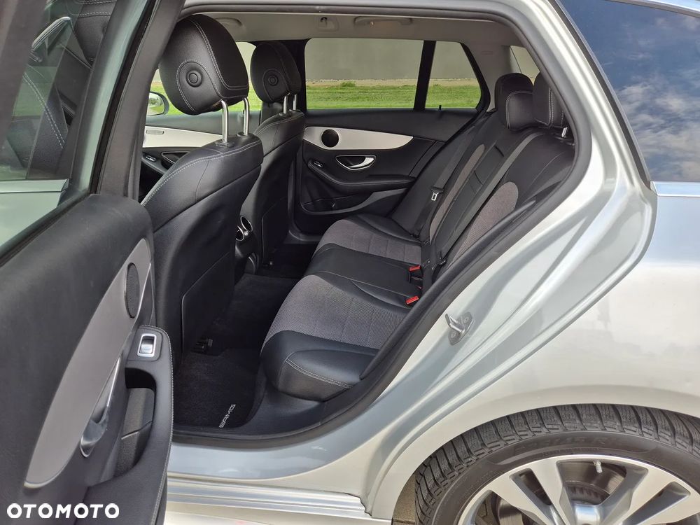 Mercedes-Benz Klasa C 220 d 4Matic 9G-TRONIC AMG Line - 23