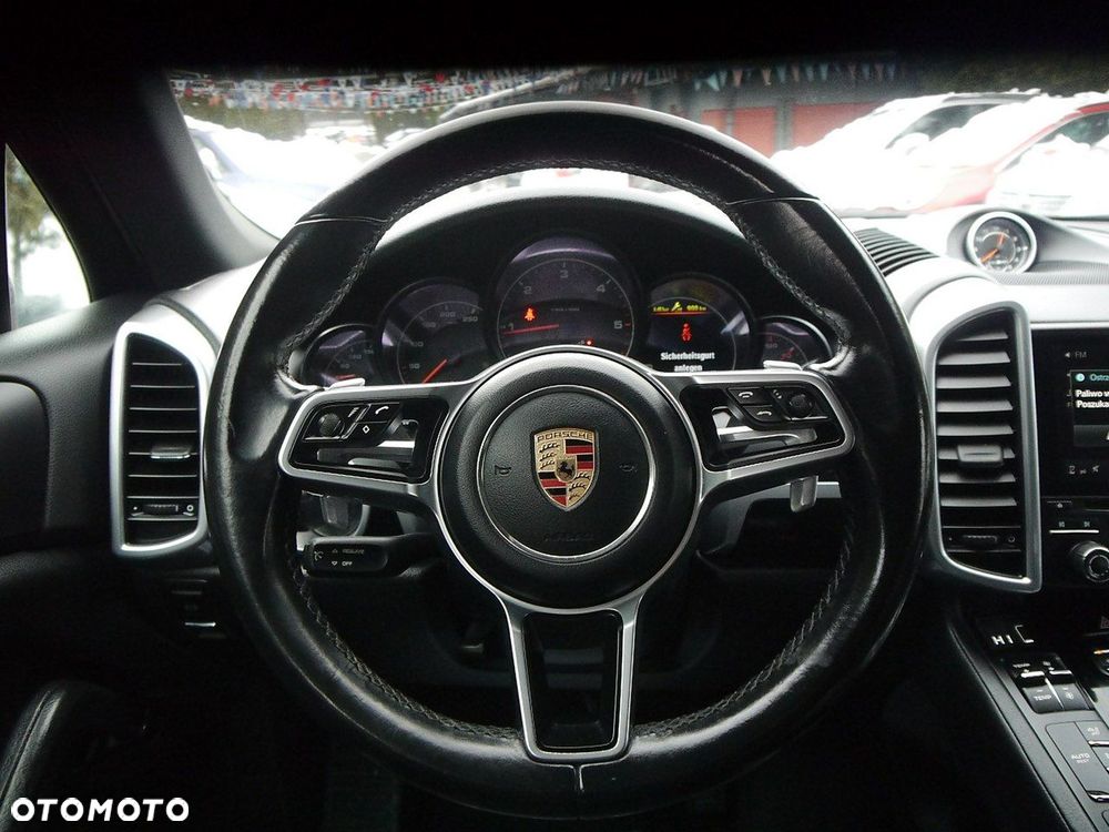 Porsche Cayenne - 30