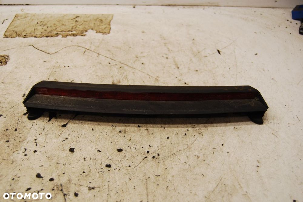 TRZECIE ŚWIATŁO STOP 8N8945097A AUDI TT - 5