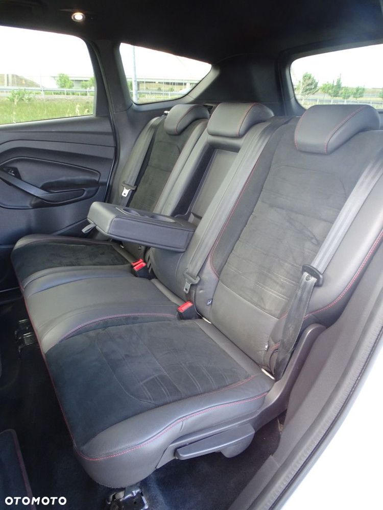 Ford Kuga - 16