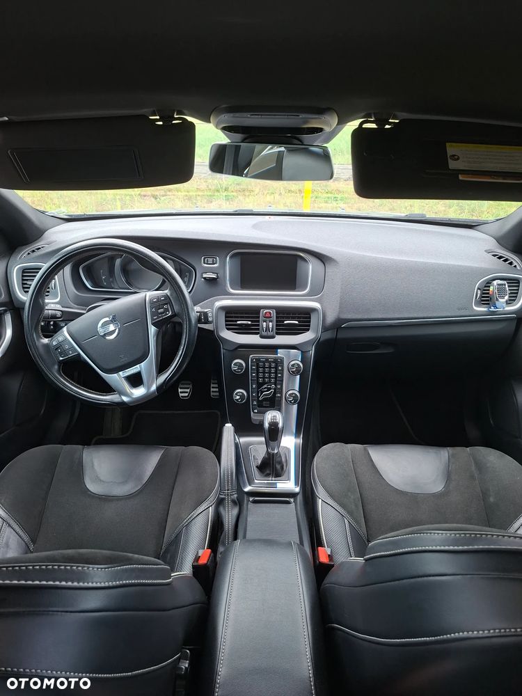 Volvo V40 D4 Drive-E R-Design Momentum - 19