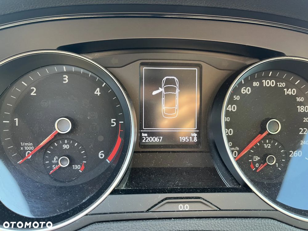Volkswagen Passat - 17
