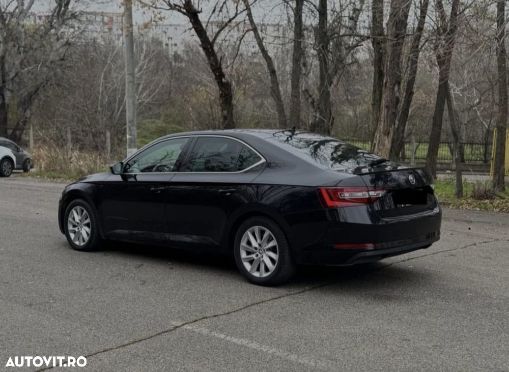 Skoda Superb 1.6 TDI DSG Ambition - 2