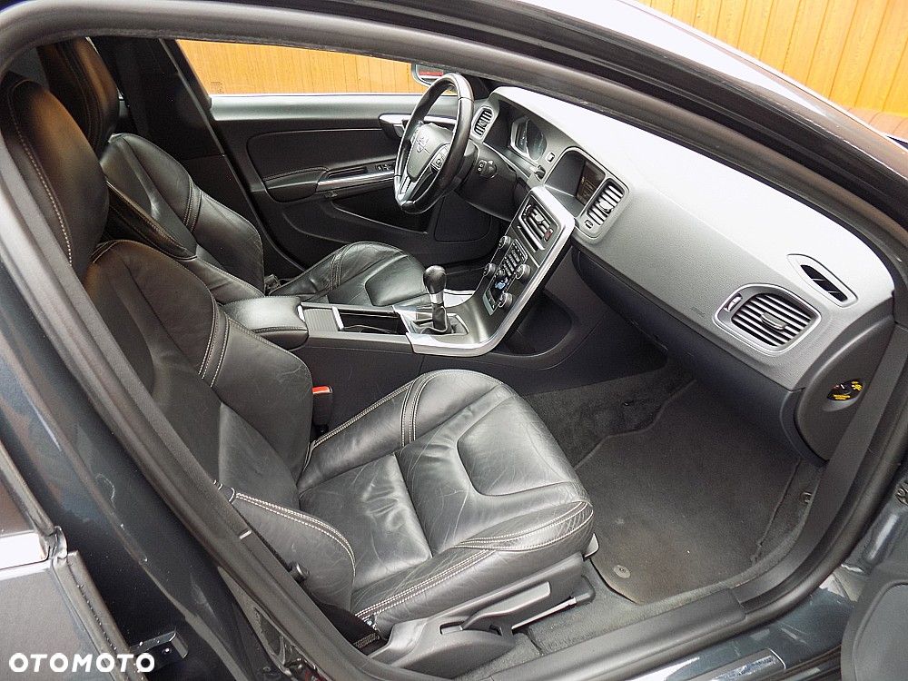 Volvo V60 Cross Country D3 Kinetic - 8