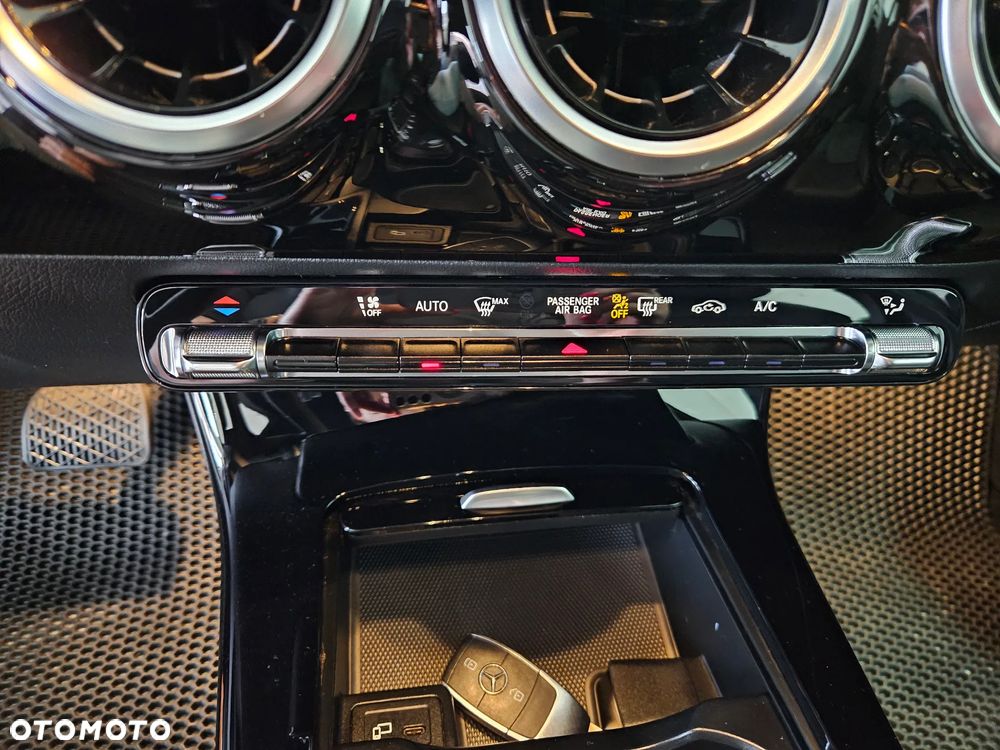 Mercedes-Benz Klasa A 180 d AMG Line 8G-DCT - 18