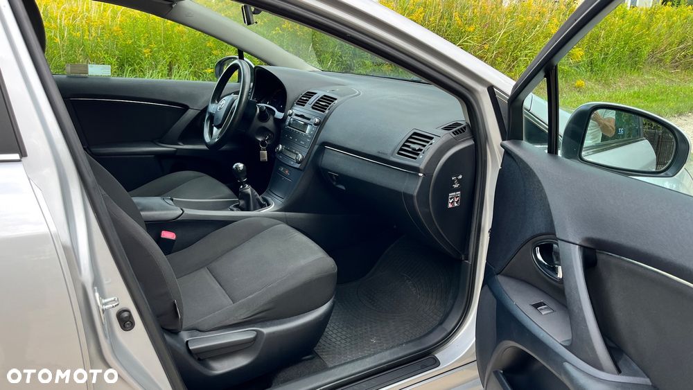 Toyota Avensis 1.8 Sol - 20