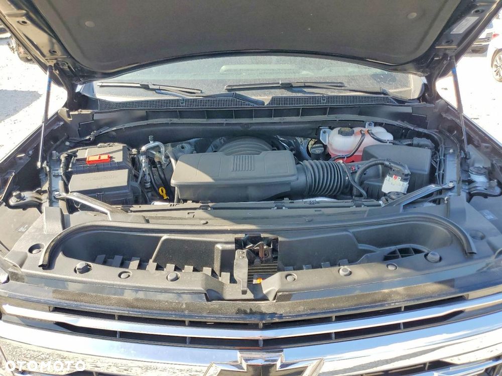 Chevrolet Suburban - 13