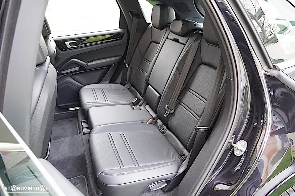 Porsche Cayenne Formula E - 24