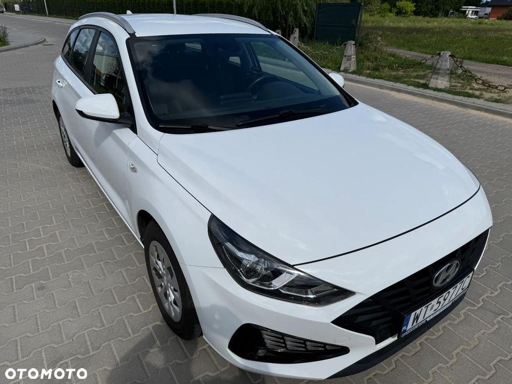Hyundai i30 1.5 DPI Classic + - 15