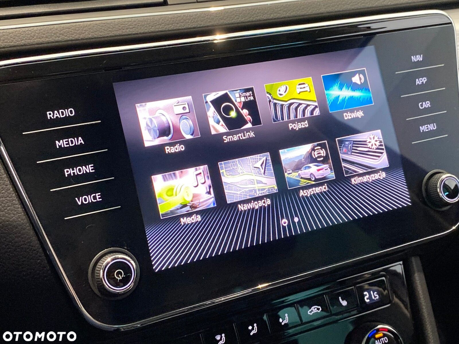Skoda Superb 1.5 TSI Ambition DSG - 28