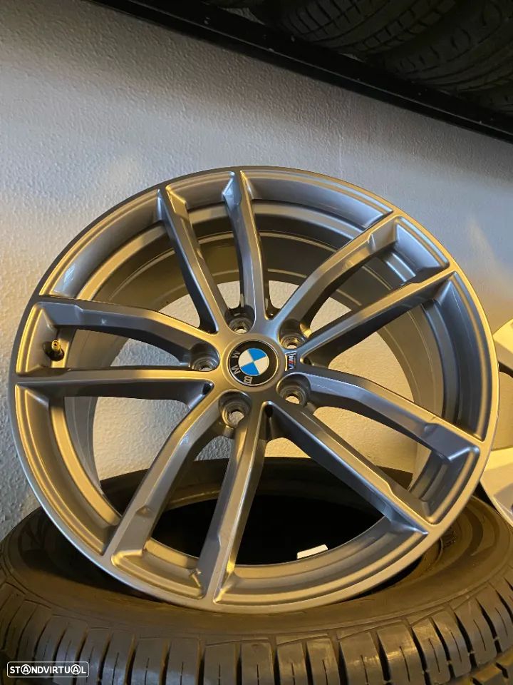 Jantes 18 Originais BMW Serie 5 usadas (imaculadas) novo modelo 2022 com pneus - 1