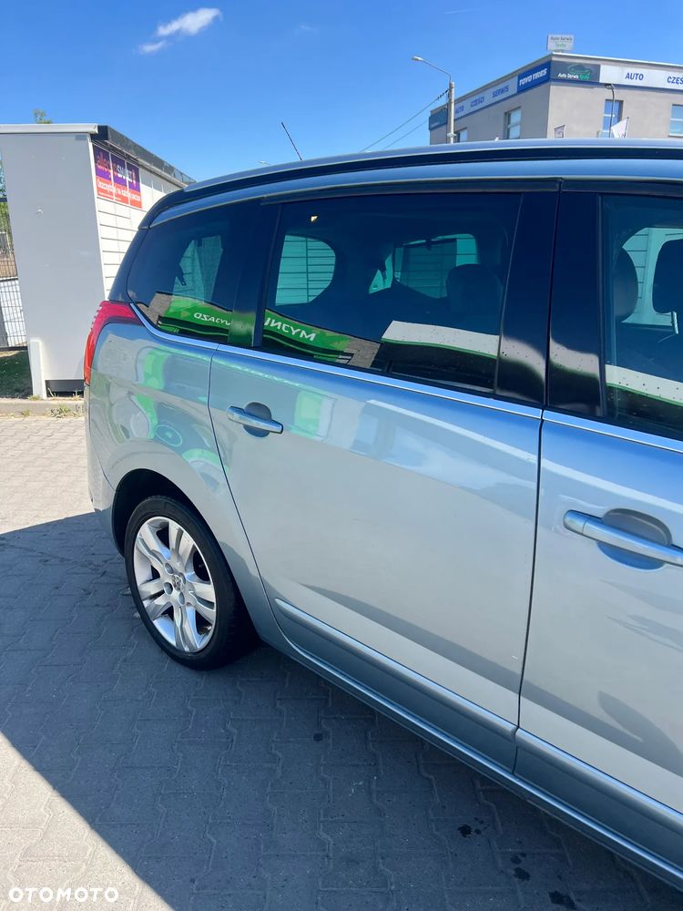 Peugeot 5008 1.6 THP Premium + - 11