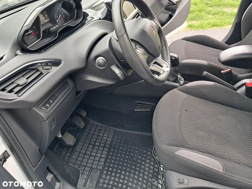 Peugeot 208 1.2 PureTech Active - 9