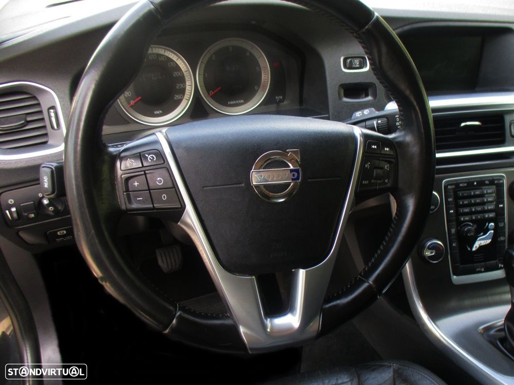 Volvo V60 DRIVe Momentum - 14