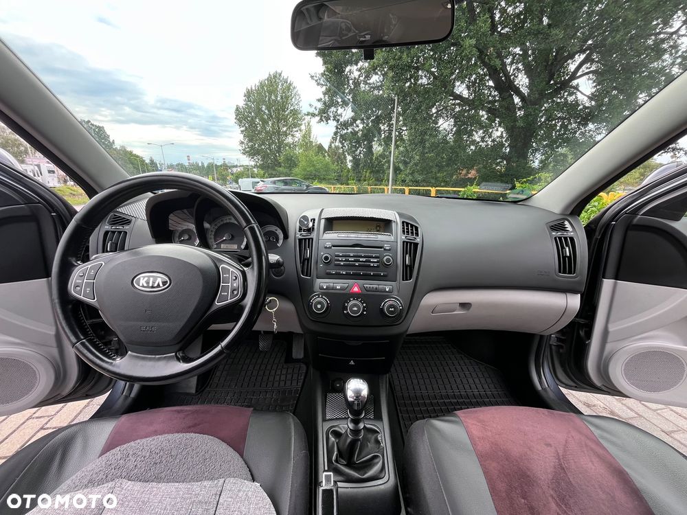 Kia Ceed 1.6 L - 3