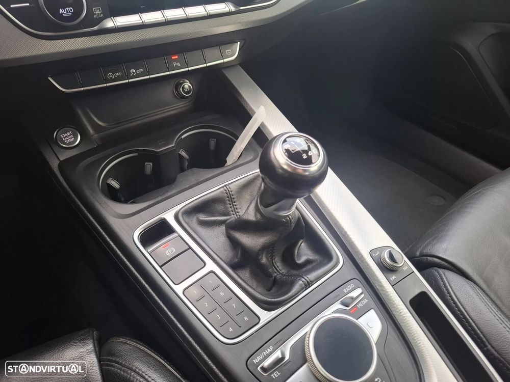 Audi A4 Avant 2.0 TDI S-line - 23