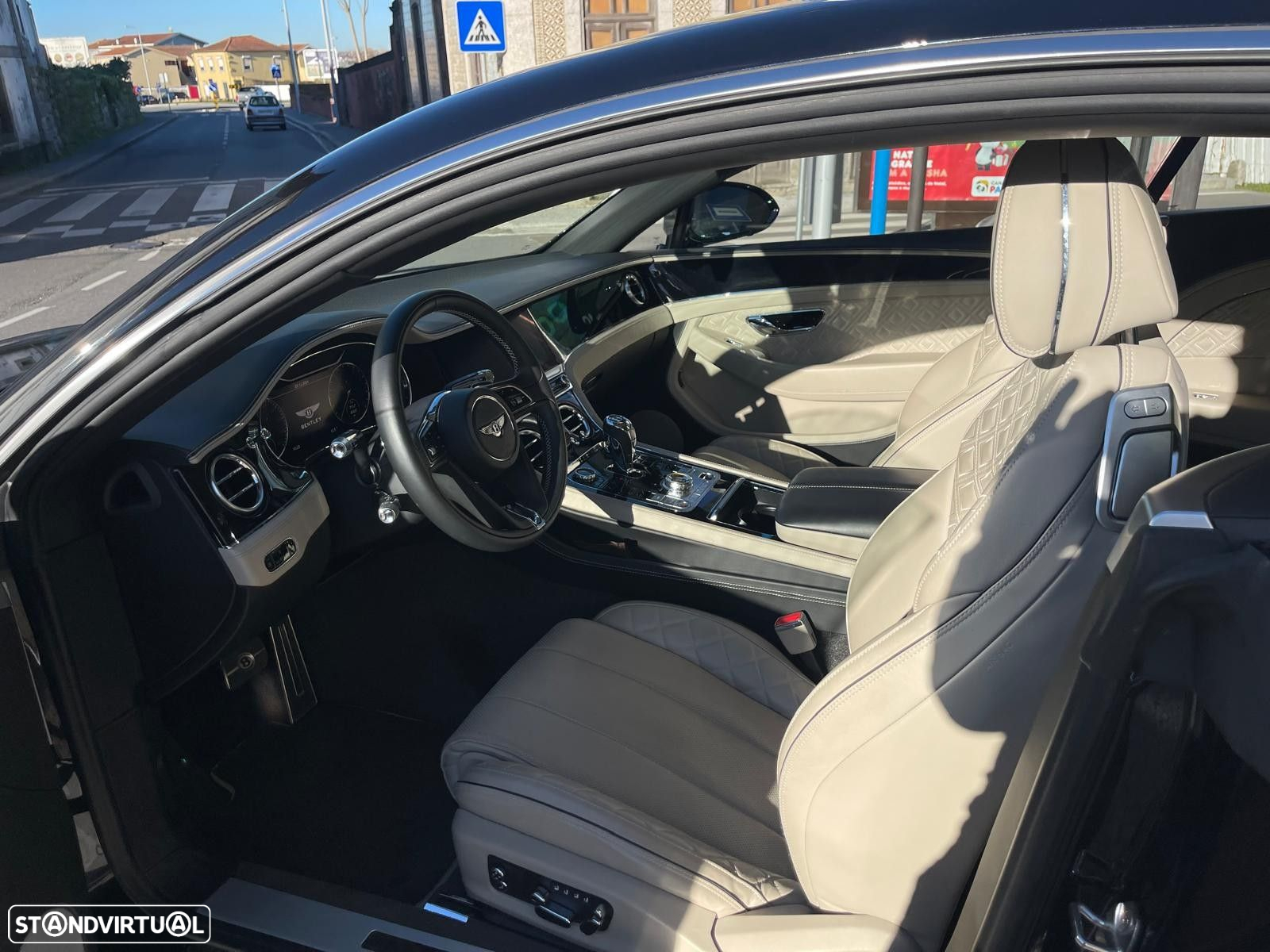 Bentley Continental GT V8 - 33