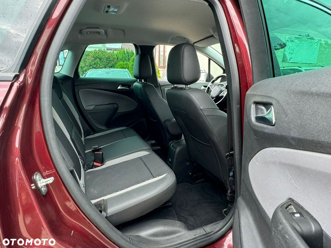 Opel Crossland X 1.2 T Design Line S&S - 27