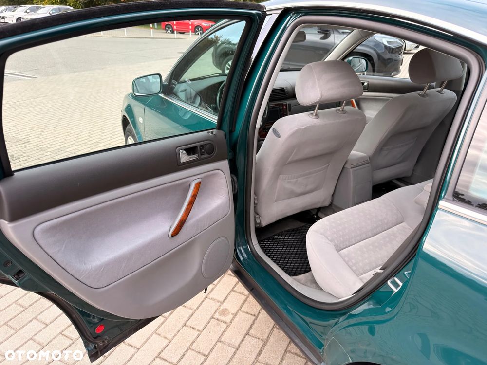 Volkswagen Passat 1.8T Comfortline Tiptr - 21