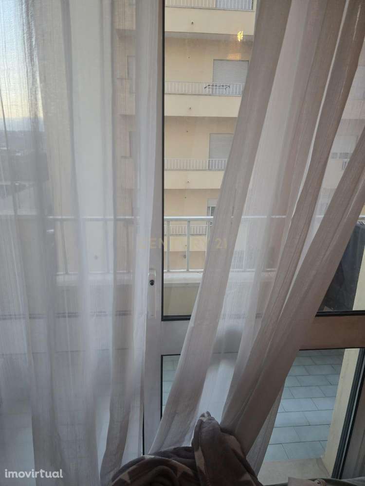 Apartamento T3 em Condomínio Fechado , em Gândara dos Olivais Leiria - Grande imagem: 3/6