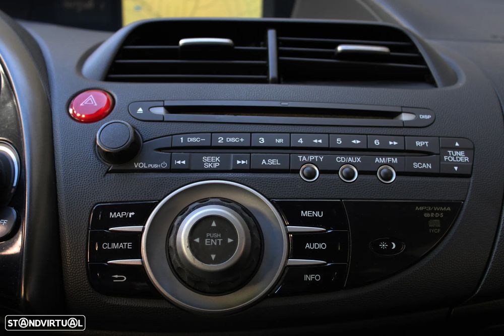 Honda Civic 1.8 Executive NAVI - 38