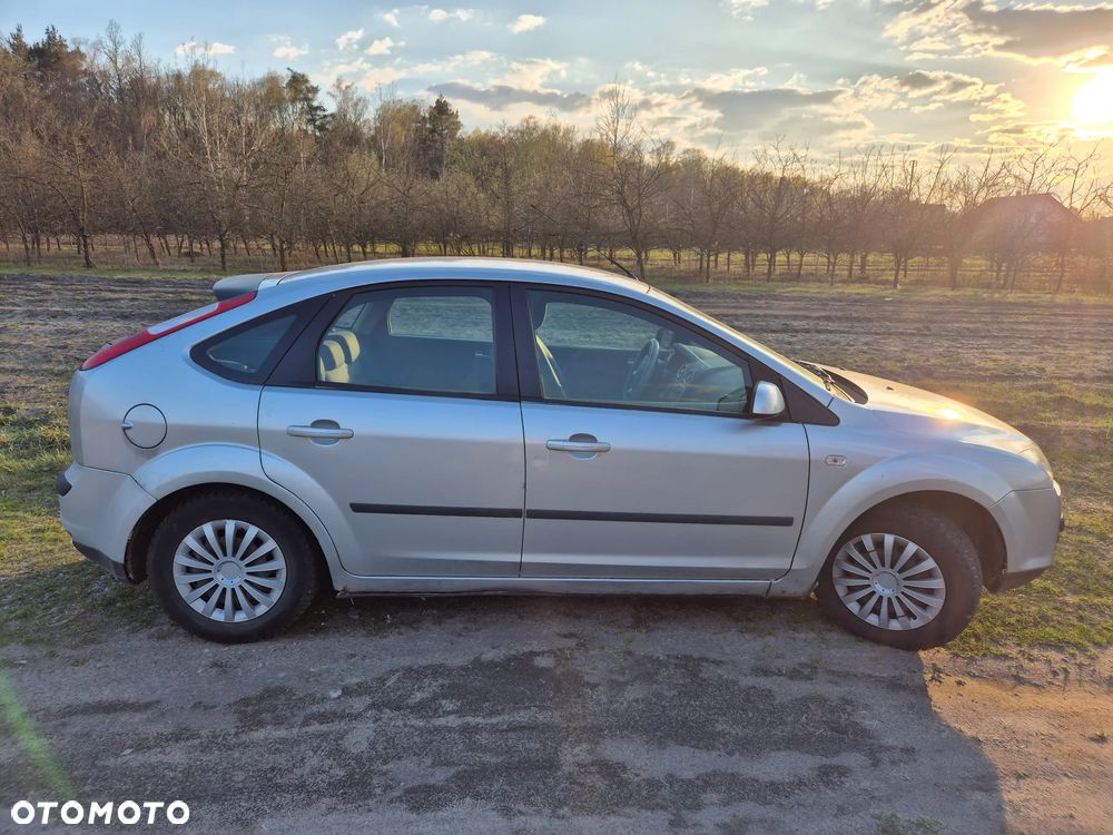 Ford Focus 1.6 TDCi Ambiente - 4