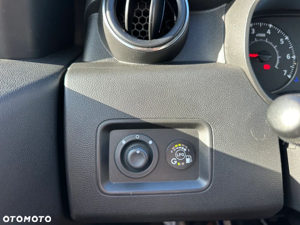 Dacia Duster 1.6 SCe Laureate S&S - 27