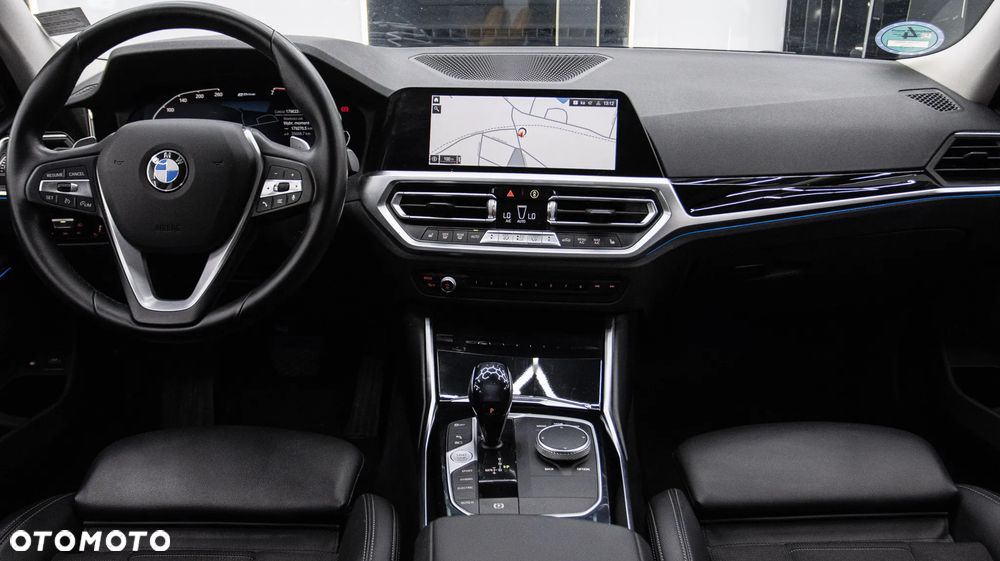 BMW Seria 3 330e xDrive Sport Line - 16