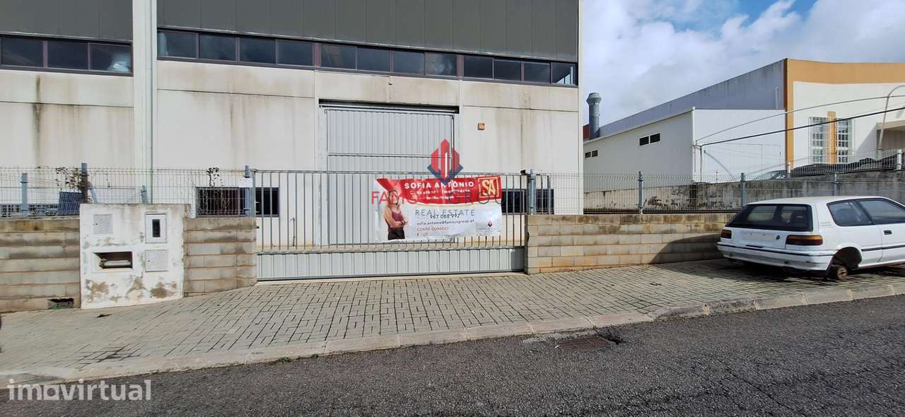 Armazém para serviços e indústria- Pateiro -Lagoa - Grande imagem: 2/44