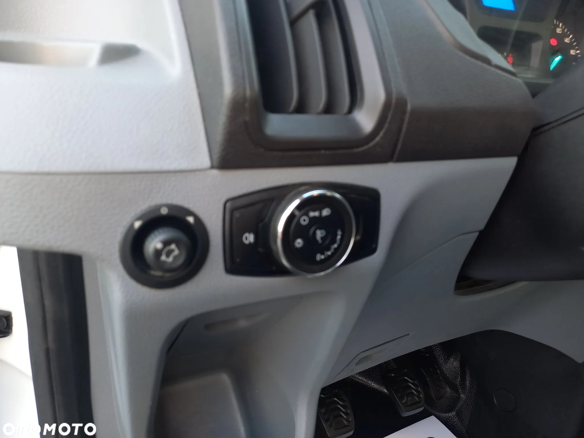 Ford Transit Skrzynia L2 - 23