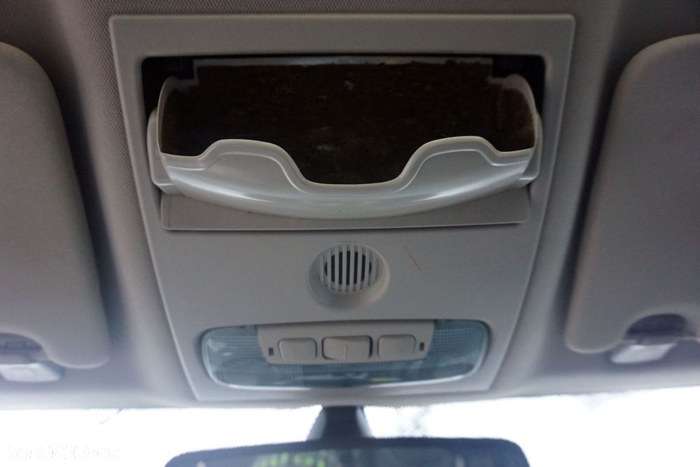 LAMPKA PODSUFITKI SCHOWEK KUGA I MK1 7M51-R045B54-AD34X1 8A6A-13776-CA FORD 2008-2013 - 2