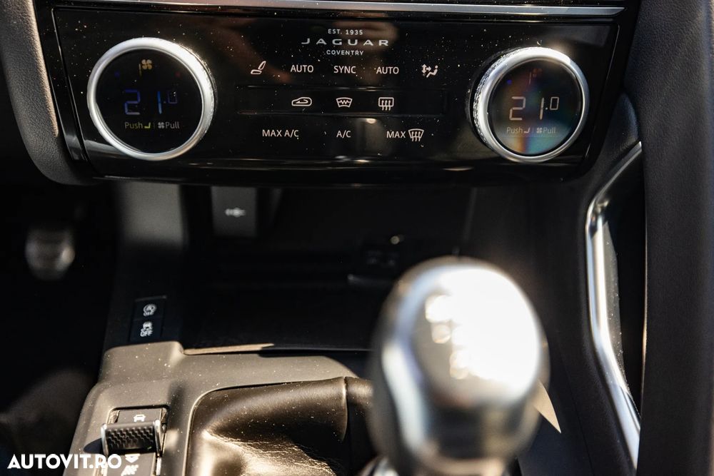 Jaguar E-Pace D165 R-Dynamic SE - 18