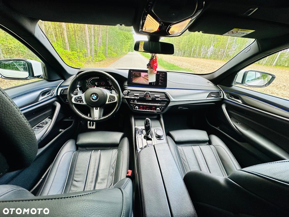BMW Seria 5 540d xDrive mHEV M Sport sport - 10