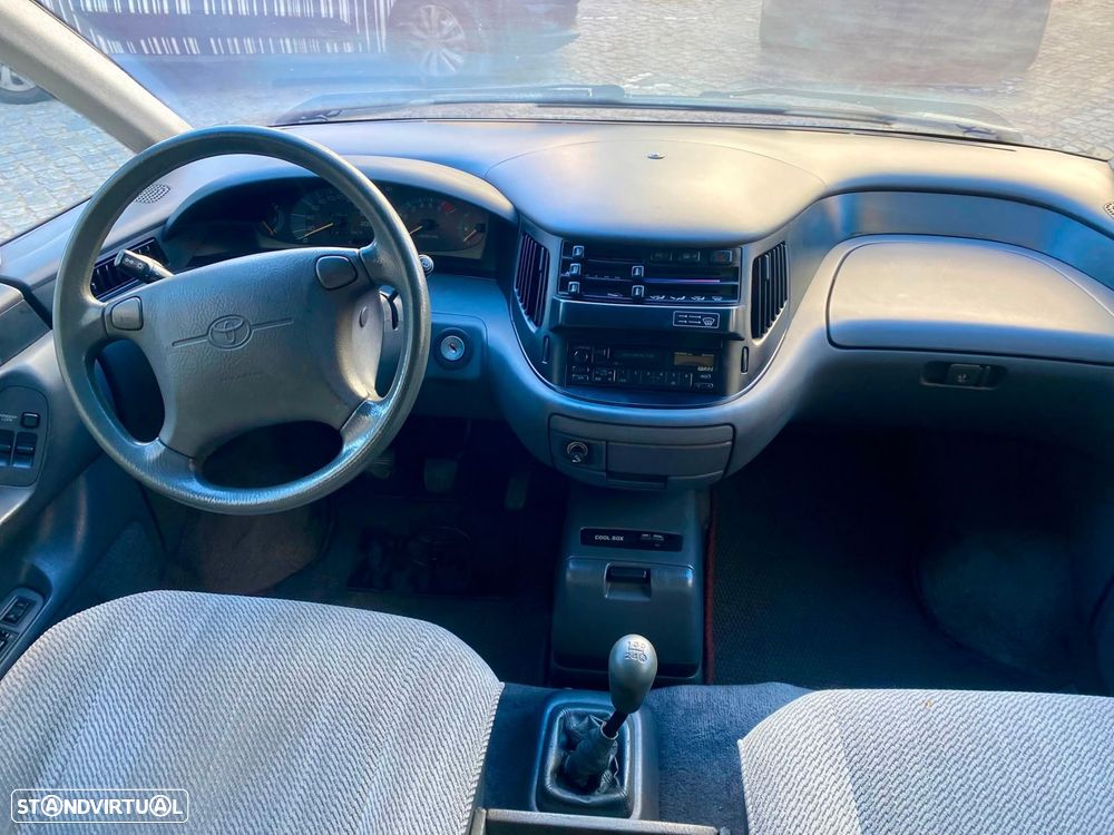 Toyota Previa 2.4 GL - 14