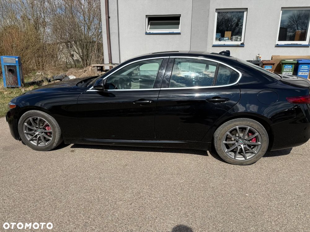 Alfa Romeo Giulia 2.0 Turbo 16V AT8-Q4 Ti - 5