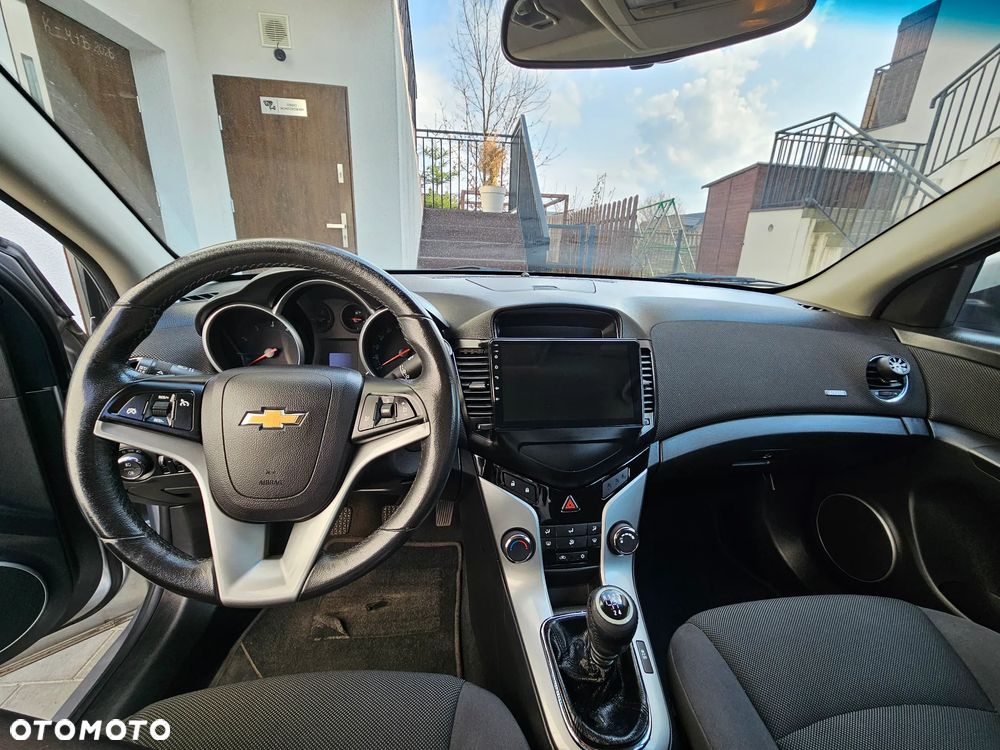 Chevrolet Cruze 1.8 LT - 24