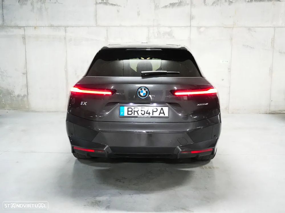 BMW iX xDrive 40 Pack Desportivo - 11