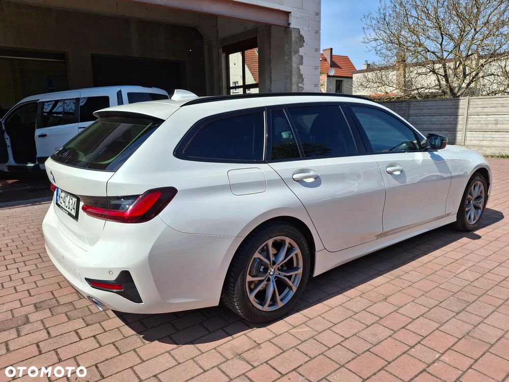 BMW Seria 3 318i - 11