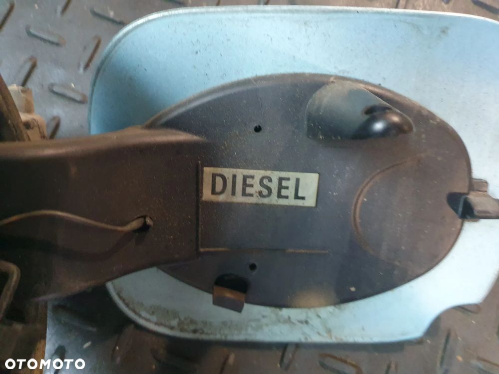 Renault Clio 3 III 05-12 KLAPKA WLEWU PALIWA kod lakieru TERNK - 3