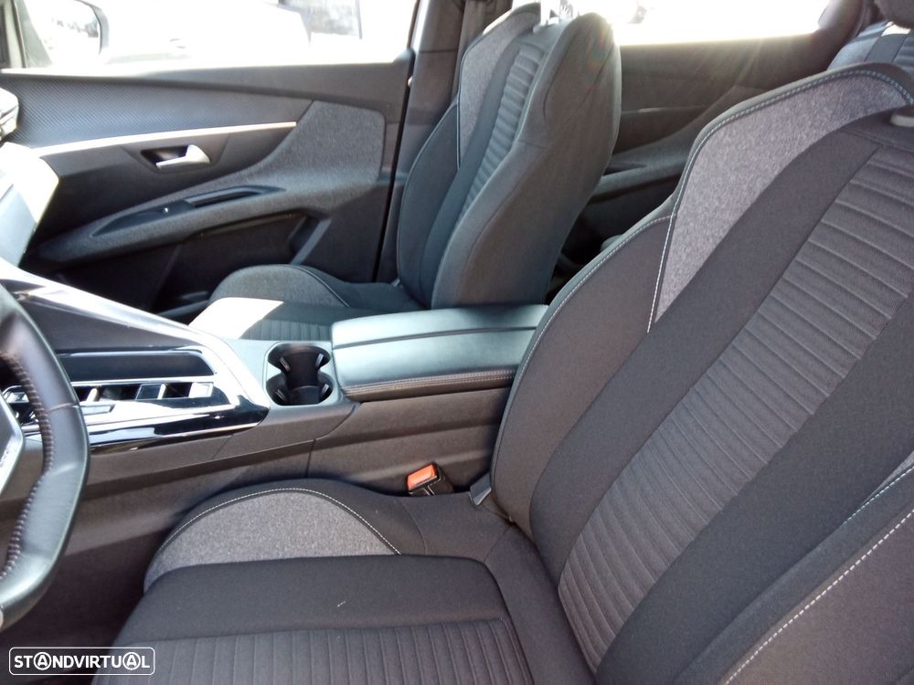 Peugeot 5008 1.5 BlueHDi Allure Pack EAT8 - 29