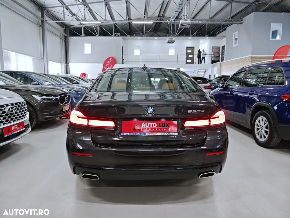 BMW Seria 5 530e Aut. - 34