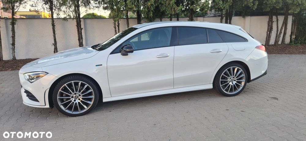 Mercedes-Benz CLA 250 e 8G-DCT AMG Line - 10